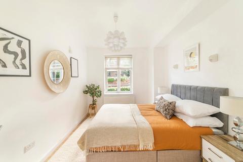 3 bedroom flat for sale, Wedderburn Road, London, NW3