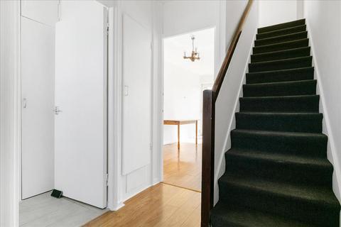 43 Lampeter Square, London, W6 8PS