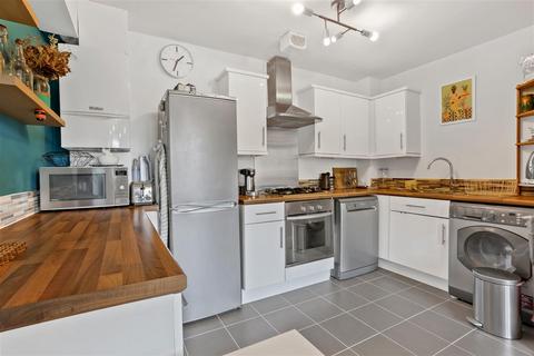 1 bedroom flat for sale, Junction Road, London