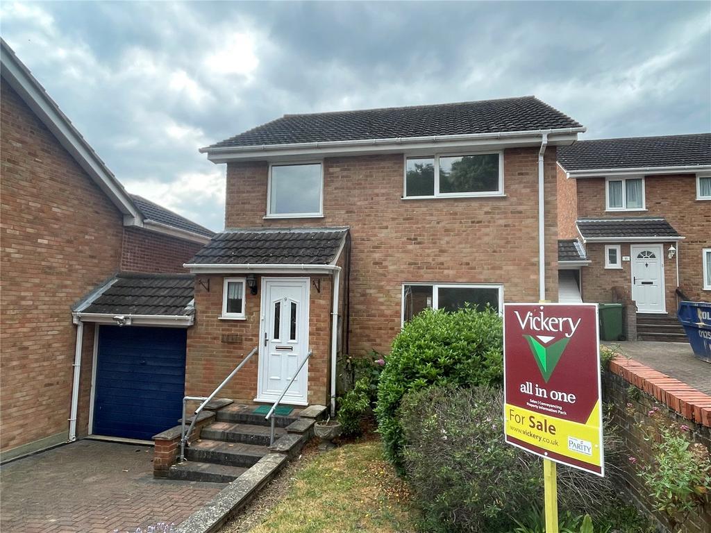Petworth Close, Frimley, Camberley, Surrey, GU16 3 bed link detached