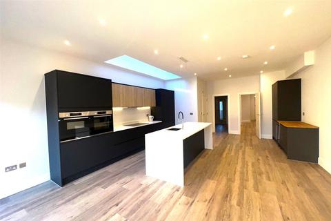 32 Taylor Road, Wallington, SM6 0AX