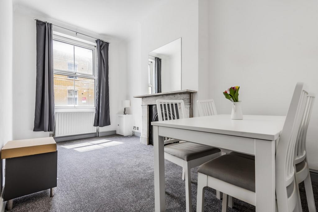 Battersea Park Road London SW11 2 bed apartment to rent £2,000 pcm (£