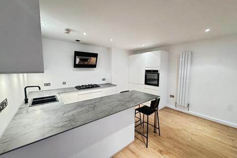 2 bedroom apartment for sale, St James Quay, Brewery Wharf