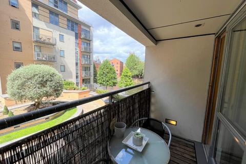 2 bedroom apartment for sale, St James Quay, Brewery Wharf