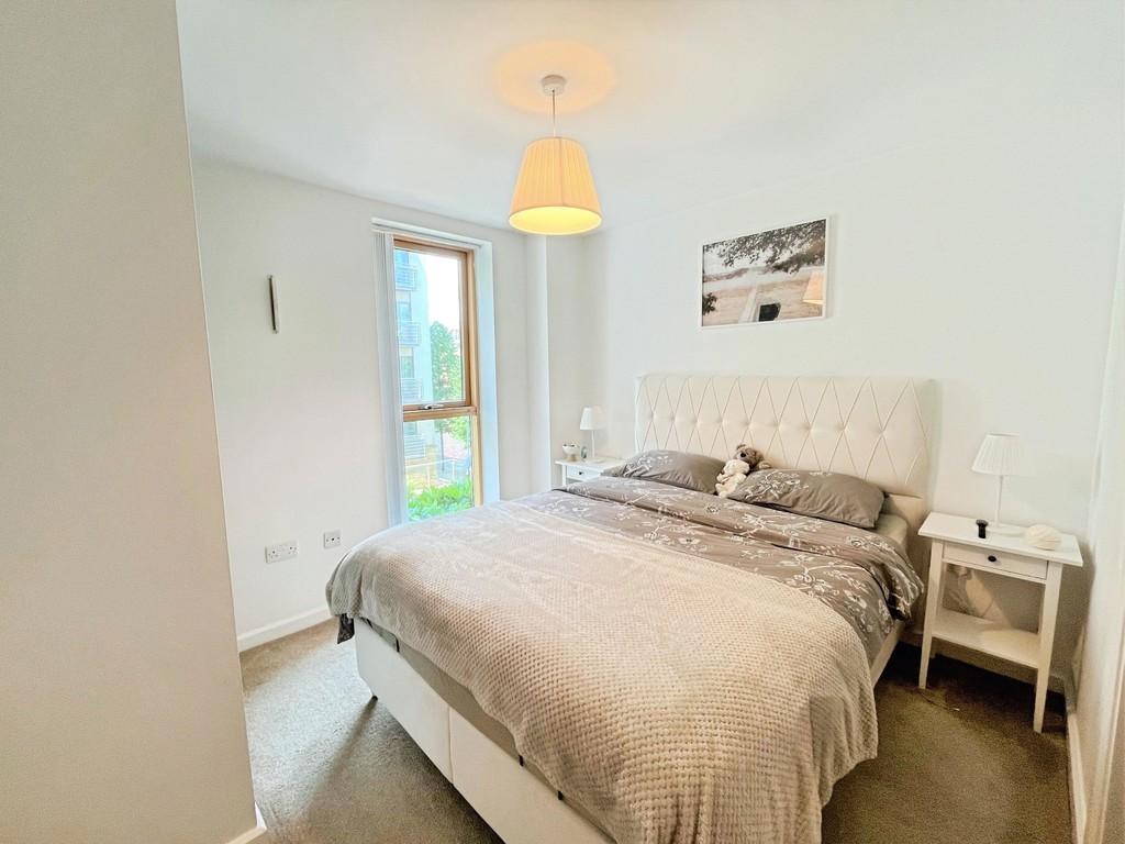 Apartment in Leeds, West Yorkshire - View 3