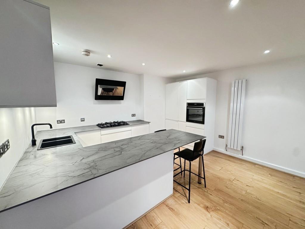 Apartment in Leeds, West Yorkshire - More