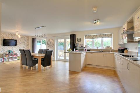 5 bedroom detached house for sale, Woodside Close, Doddington