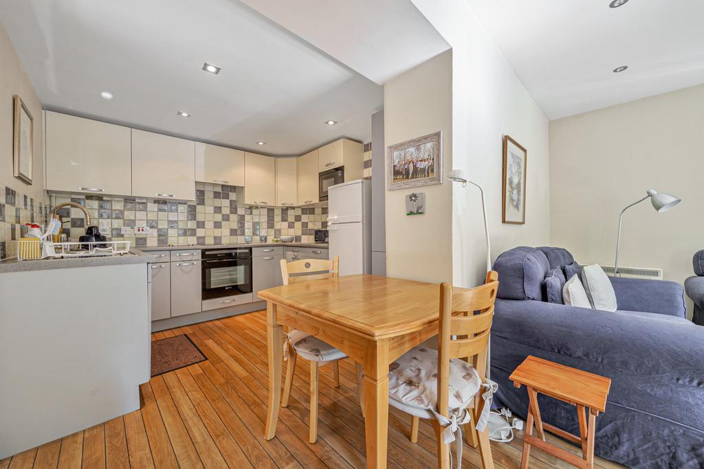 Kitchen/ Dining Area