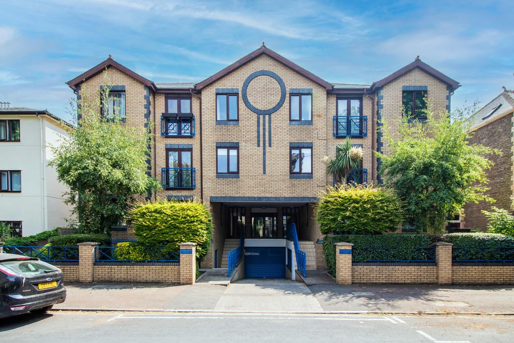 Caernarfon Court, Conway Road 2 bed apartment for sale £240,000