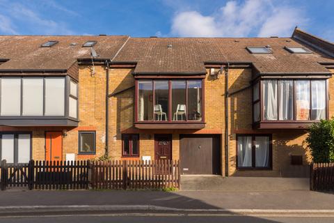 3 bedroom terraced house for sale, Canon Beck Road, London