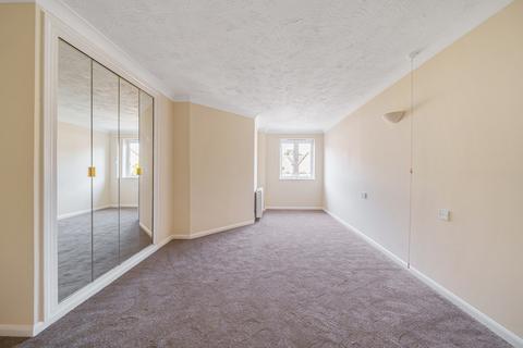 1 bedroom apartment for sale - Mervyn Road, Shepperton, Surrey, TW17