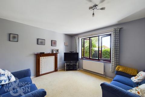 3 bedroom semi-detached house for sale - Chamberlin Court, Blofield, Norwich