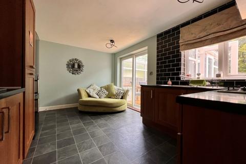 3 bedroom semi-detached house for sale, Linden Avenue, Burntwood