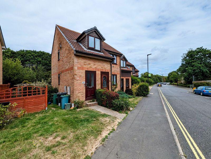 Sylvan Drive, Newport 2 bed apartment for sale £140,000