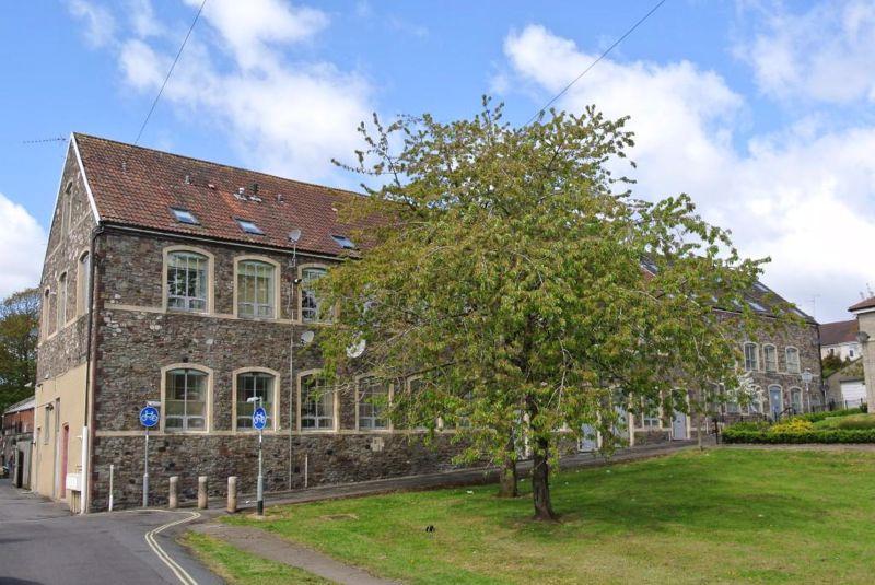 THE OLD WORKHOUSE, ST 2 bed apartment £1,050 pcm (£242 pw)