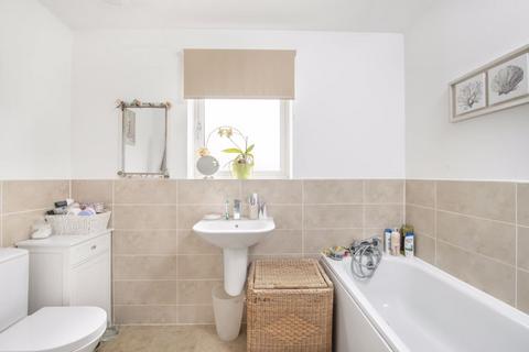 27 Angus Way, Whitehouse, Milton Keynes, MK8 1AT