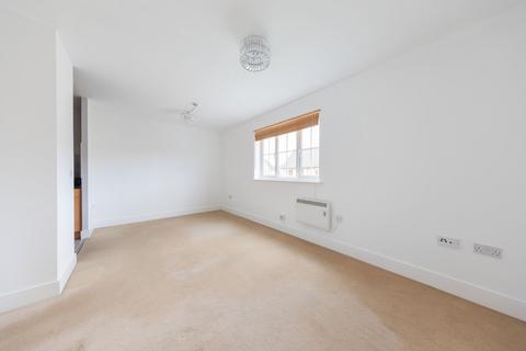 1 bedroom flat for sale - Genas Close, Ilford, Essex