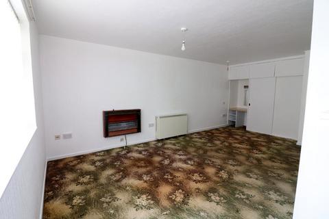 undefined, Luton LU2