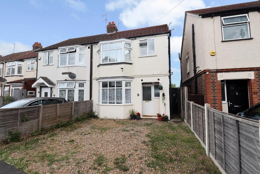 Alder Crescent, Leagrave, Luton, Bedfordshire, LU3 1TH 3 bed semi