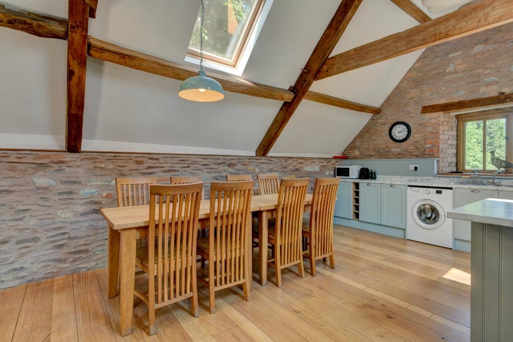 Clavelshay Barn