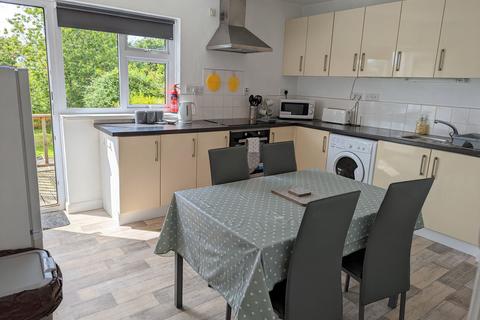 1 bedroom flat to rent, Flat , Knightson Lodge, New Hedges, Tenby