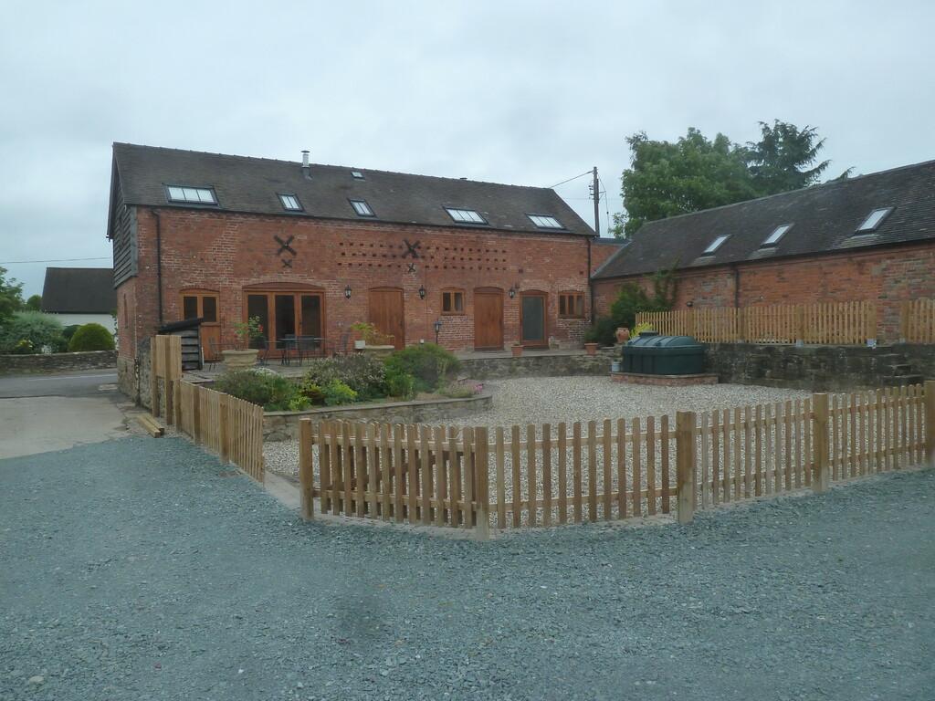 Swallows Barn Longville Much Wenlock... 3 bed barn conversion £1,400