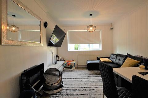 2 bedroom apartment to rent, Victoria Road, Romford, Essex, RM1