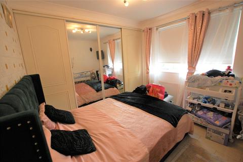 2 bedroom apartment to rent, Victoria Road, Romford, Essex, RM1