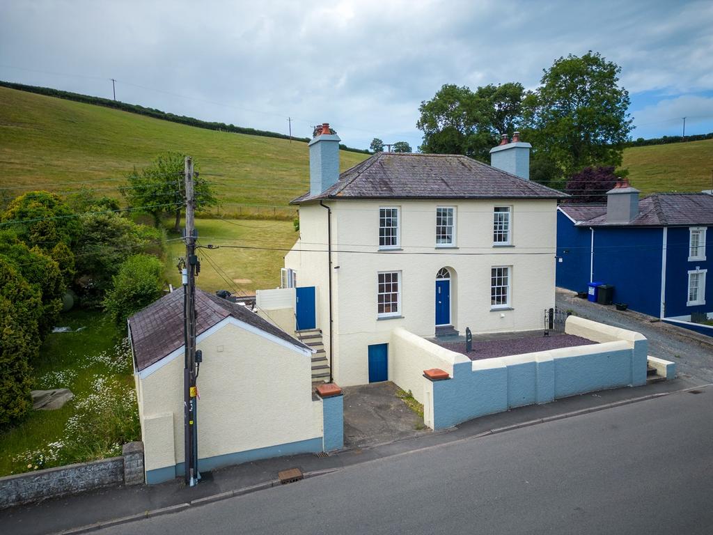 Panteg Road, Aberaeron, SA46 5 bed townhouse for sale £480,000