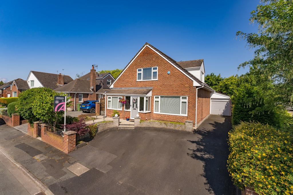 Villiers Crescent, Eccleston, St Helens, WA10 5 bed detached house for