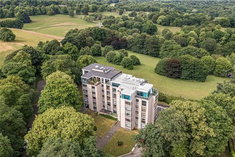 2 bedroom apartment for sale, Lake View Court, West Avenue, Roundhay, Leeds