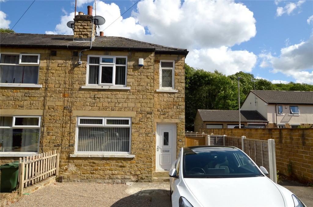 Pudsey Road, Leeds, West Yorkshire 2 bed terraced house for sale £220,000