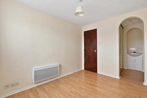 2 bedroom flat for sale, Broadfields Way, London, NW10