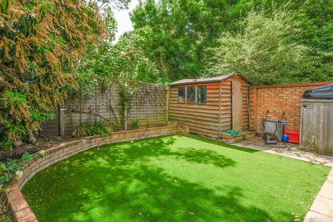 3 bedroom end of terrace house for sale, Thorneycroft Close, Walton-on-Thames, KT12