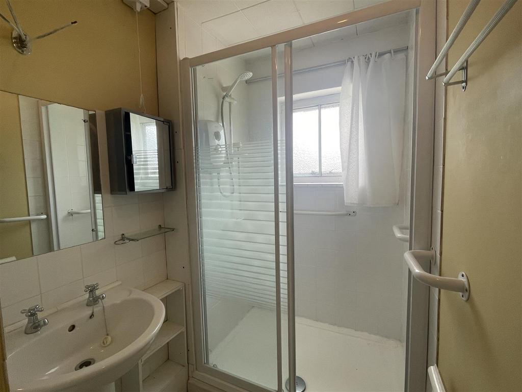 Shower room.jpg