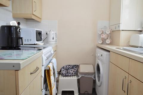 32 Avon Street, Oldham, OL8 1XW