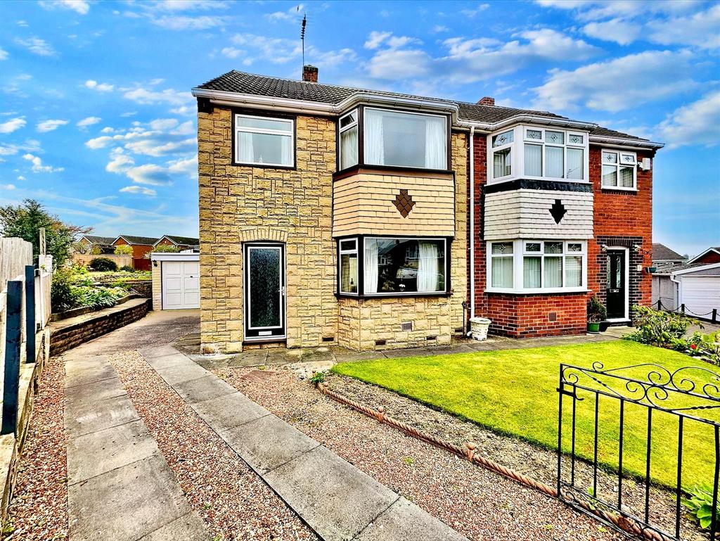 Woodland Grove, Swillington, Leeds 3 bed semidetached house for sale £210,000