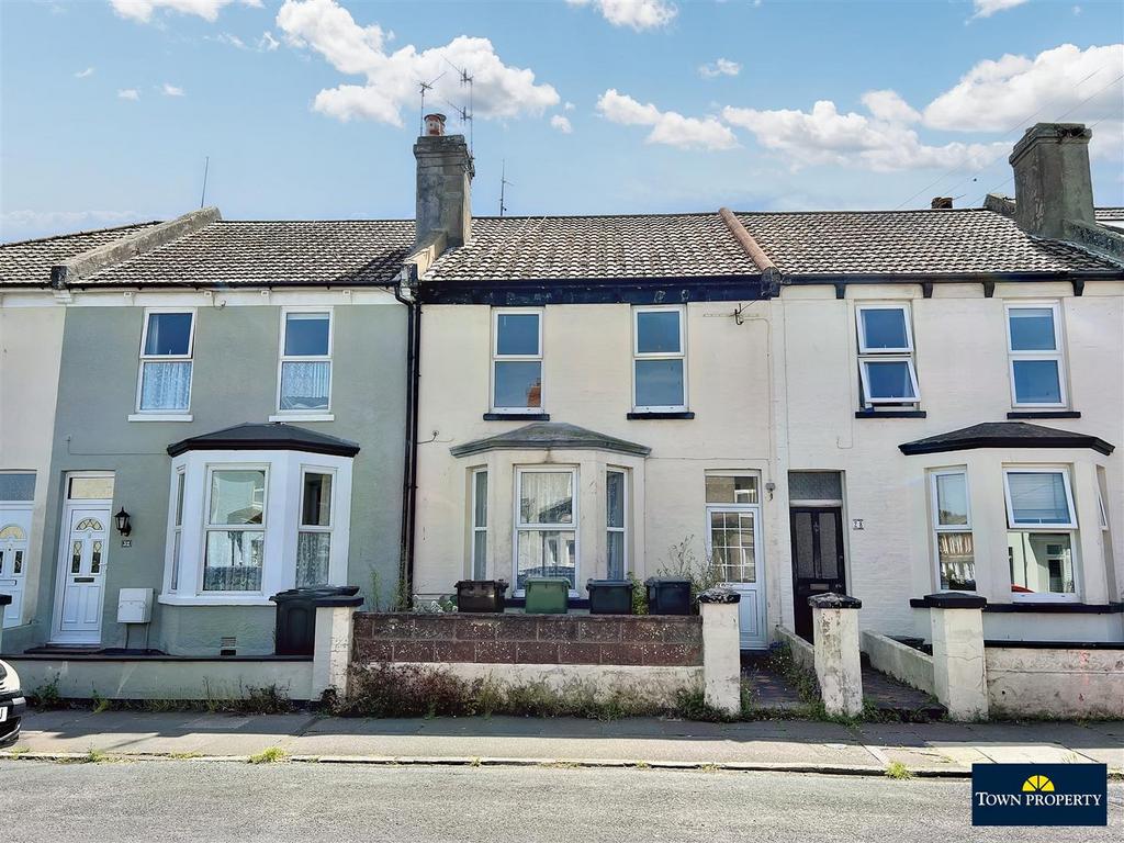 Beach Road, Eastbourne 3 bed terraced house for sale £275,000