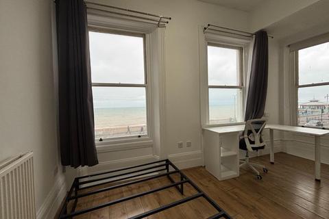 Studio to rent, 43a Kings Road, Brighton