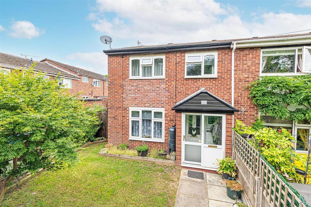 Dale Lane, Appleton, Warrington 3 bed end of terrace house £255,000