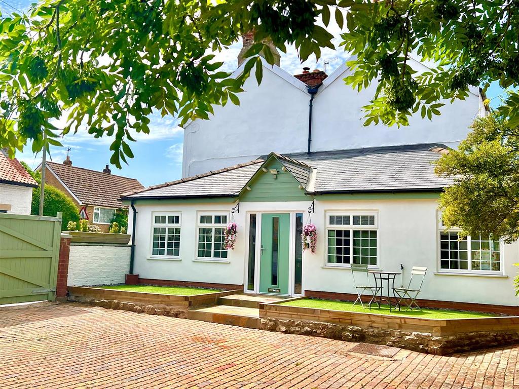 Main Street, Flixton, Scarborough 4 bed semidetached house for sale