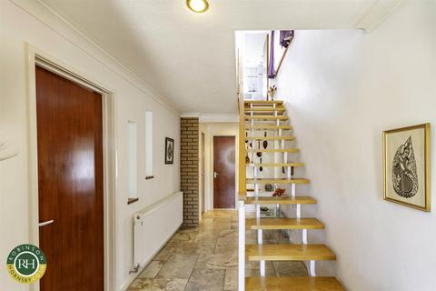 26 Cantley Manor Avenue, Doncaster, DN4 6TN