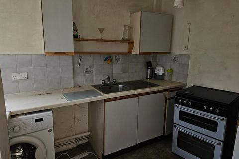 2 bedroom terraced house for sale, Rhes Mitre, Pwllheli