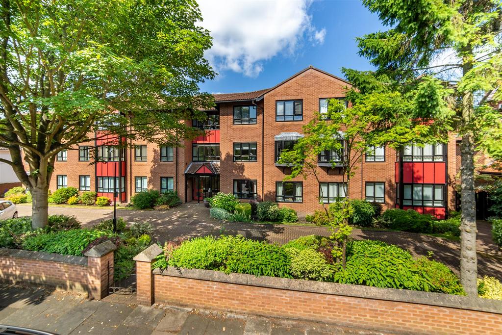 Russell Court, Adderstone Crescent... 2 bed apartment £149,000