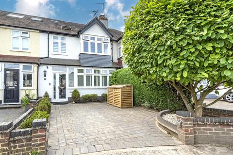 26 Station Avenue, Epsom, KT19 9UH