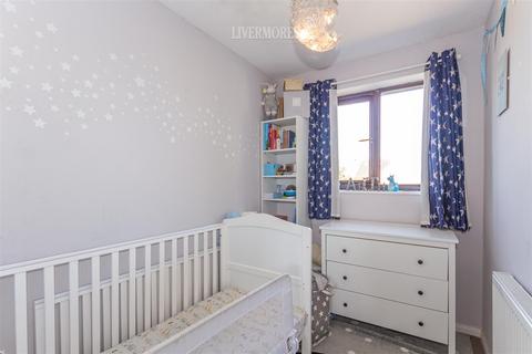 64 Woodfall Drive, Crayford, Dartford, DA1 4TP