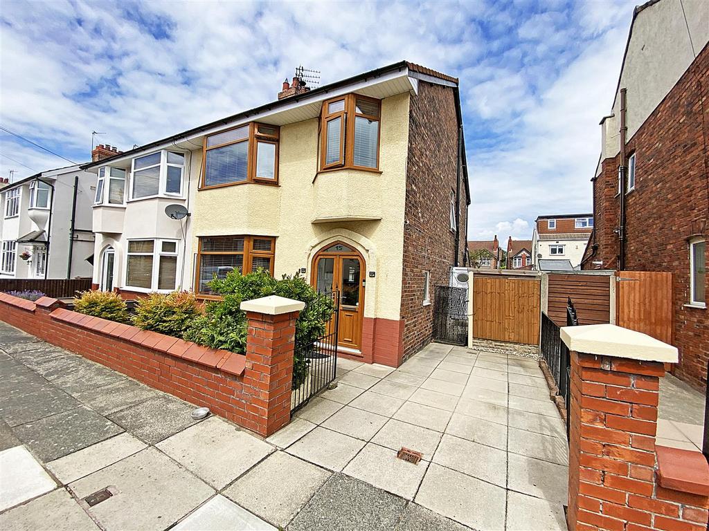 Mornington Avenue, Crosby, Liverpool 3 bed semidetached house for sale £340,000