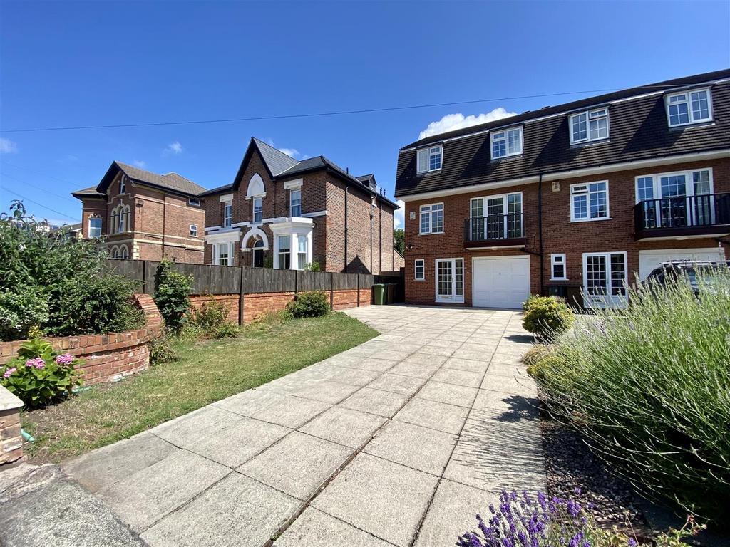 Abbotsford Road, Blundellsands 4 bed townhouse for sale £425,000