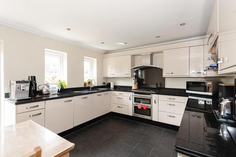 70 Hazon Way, Epsom, KT19 8HN