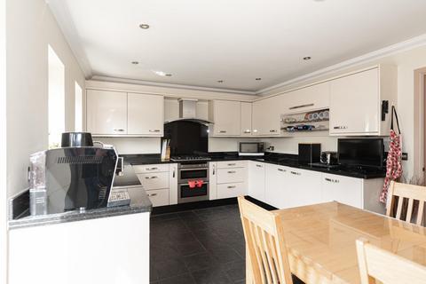 70 Hazon Way, Epsom, KT19 8HN